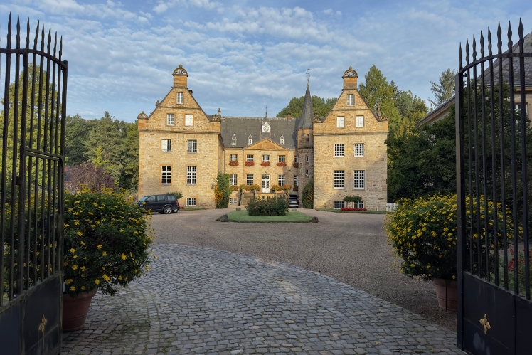 Schloss Surenburg